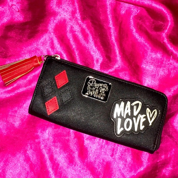 Hot Topic Handbags - Harley Quinn Wallet ✨💋